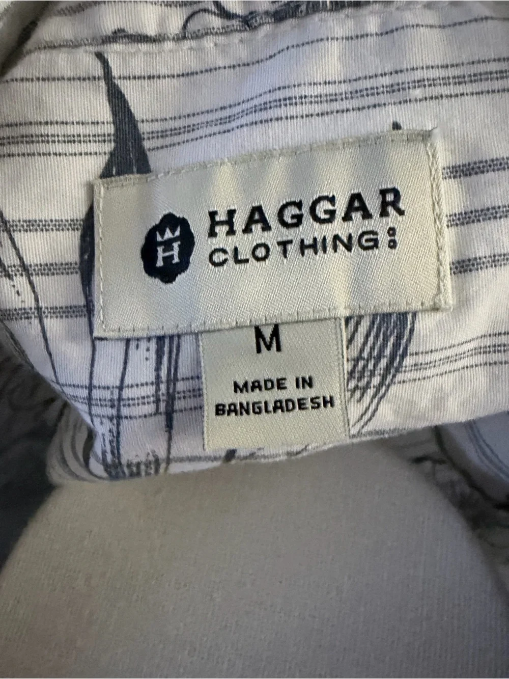Haggar Clothing Men’s Medium White Blue Tropical Floral Button-Up Shirt